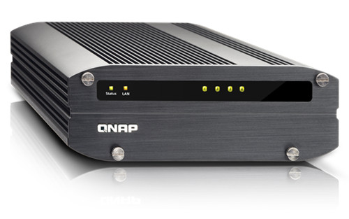 QNAP IS-400 Pro -        